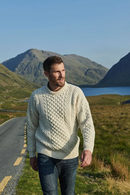 Traditional Unisex Aran Sweater in Cream