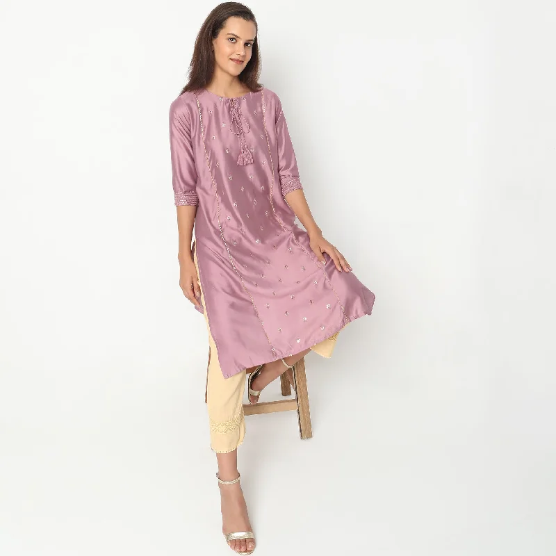 Straight Fit Embroidered Kurta